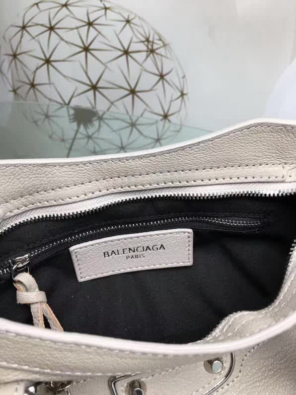 BALENCIAG巴黎世家 原單品質 經典代表作機車包 山羊皮銀邊款 可手提單肩斜跨  BL1053